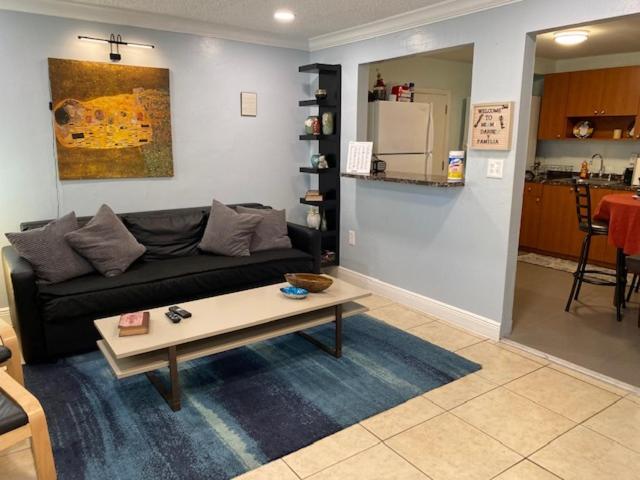Modern 2/1 Apt Near Midtown And Beaches Miami Zewnętrze zdjęcie