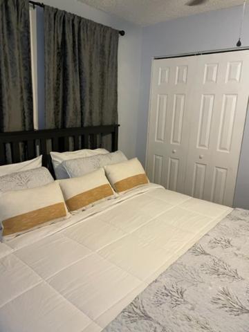 Modern 2/1 Apt Near Midtown And Beaches Miami Zewnętrze zdjęcie